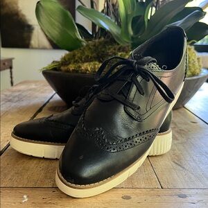 Cole Haan navy shoes - ladies size 7